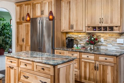 pictures of hickory kitchen cabinets